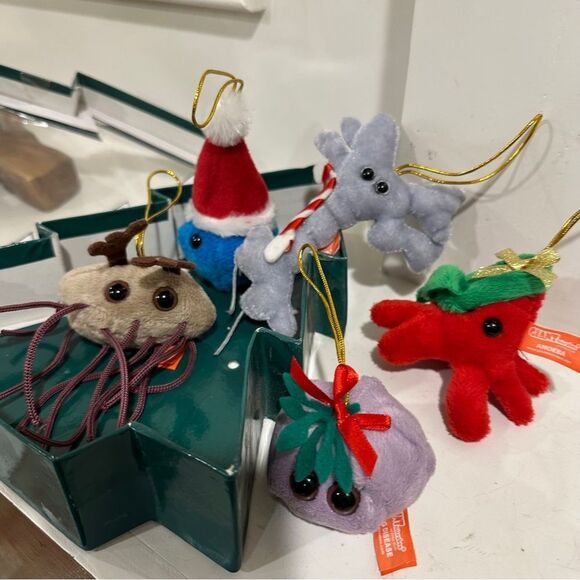 Giant Plushie Microrobe - Picture 1 of 9